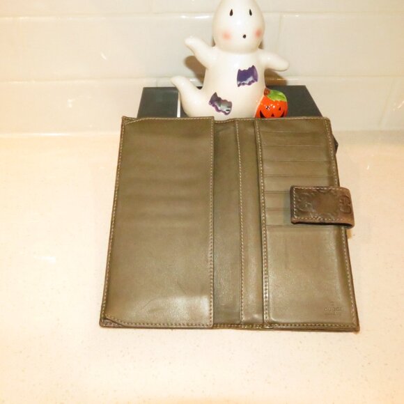 Gucci Wallet Pre-loved, but in Great Condition. - Picture 4 of 14